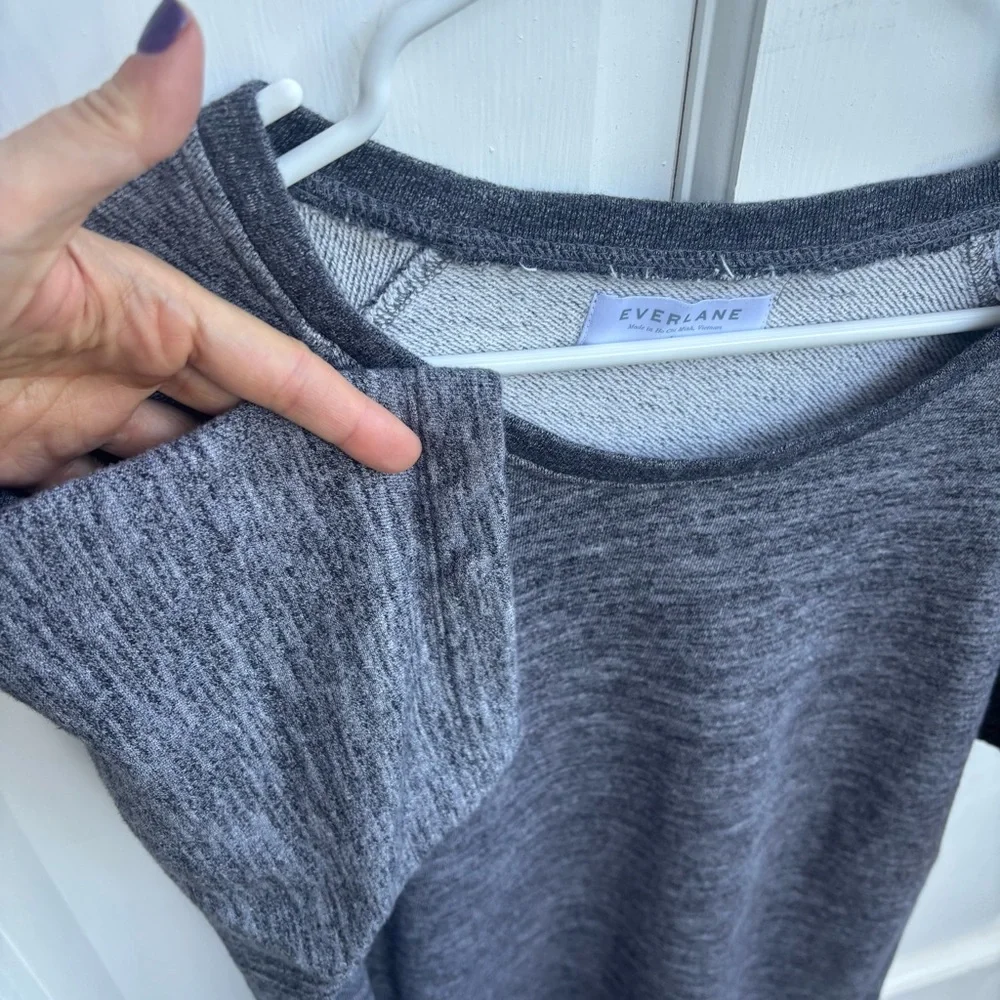 Everlane Grey Short Sleeved Sweatshirt - Picture 4 of 8
